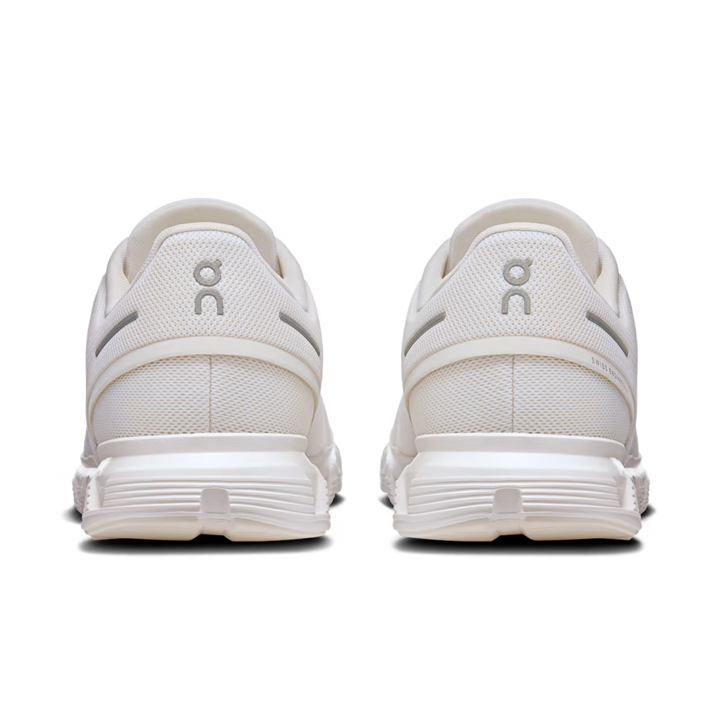 Running Cloud 6 — White White