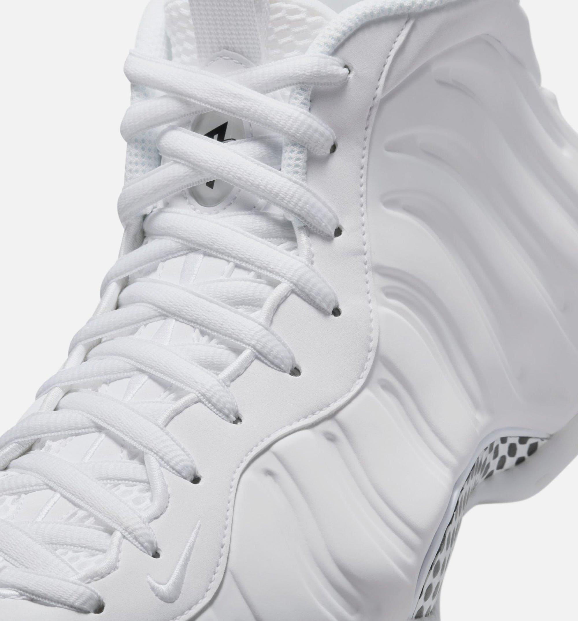 Air Foamposite One Mens Lifestyle Shoe - White/White/White Free Shipping